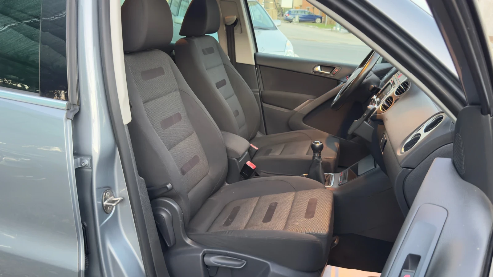 VW Tiguan 4Х4 170 КОНЯ, снимка 12 - Автомобили и джипове - 55508685