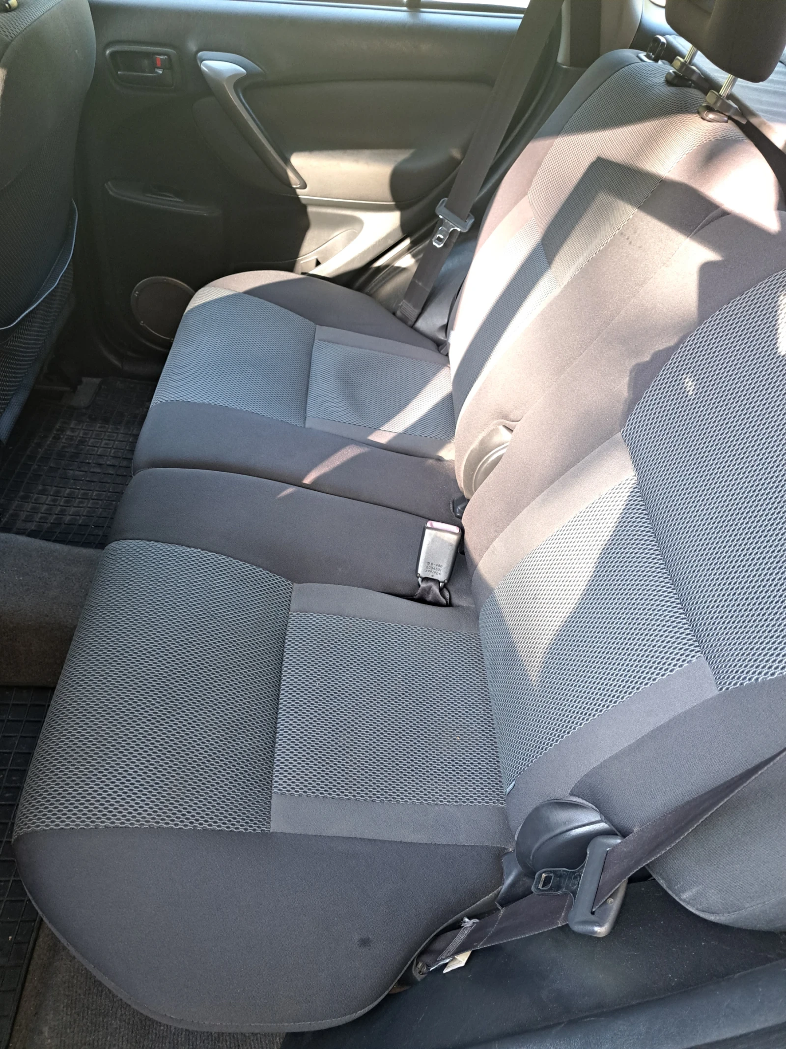 Toyota Rav4, снимка 6 - Автомобили и джипове - 55920299