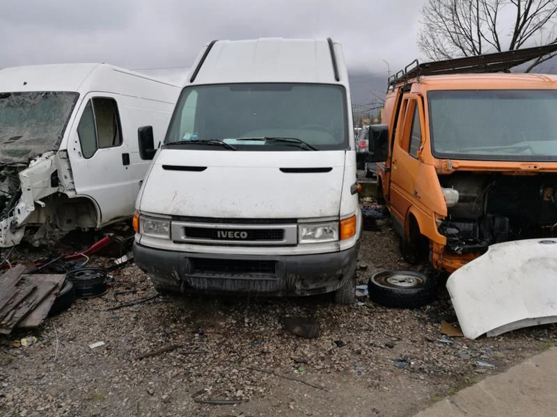 Iveco 35s13 2.3mJet, снимка 2 - Бусове и автобуси - 16829692