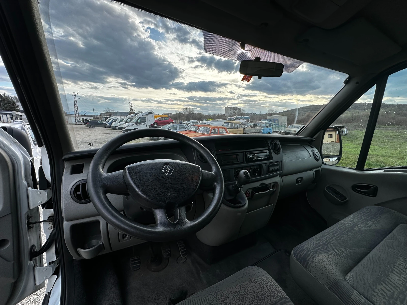 Renault Master 2.5 114к.с, снимка 9 - Бусове и автобуси - 53993947