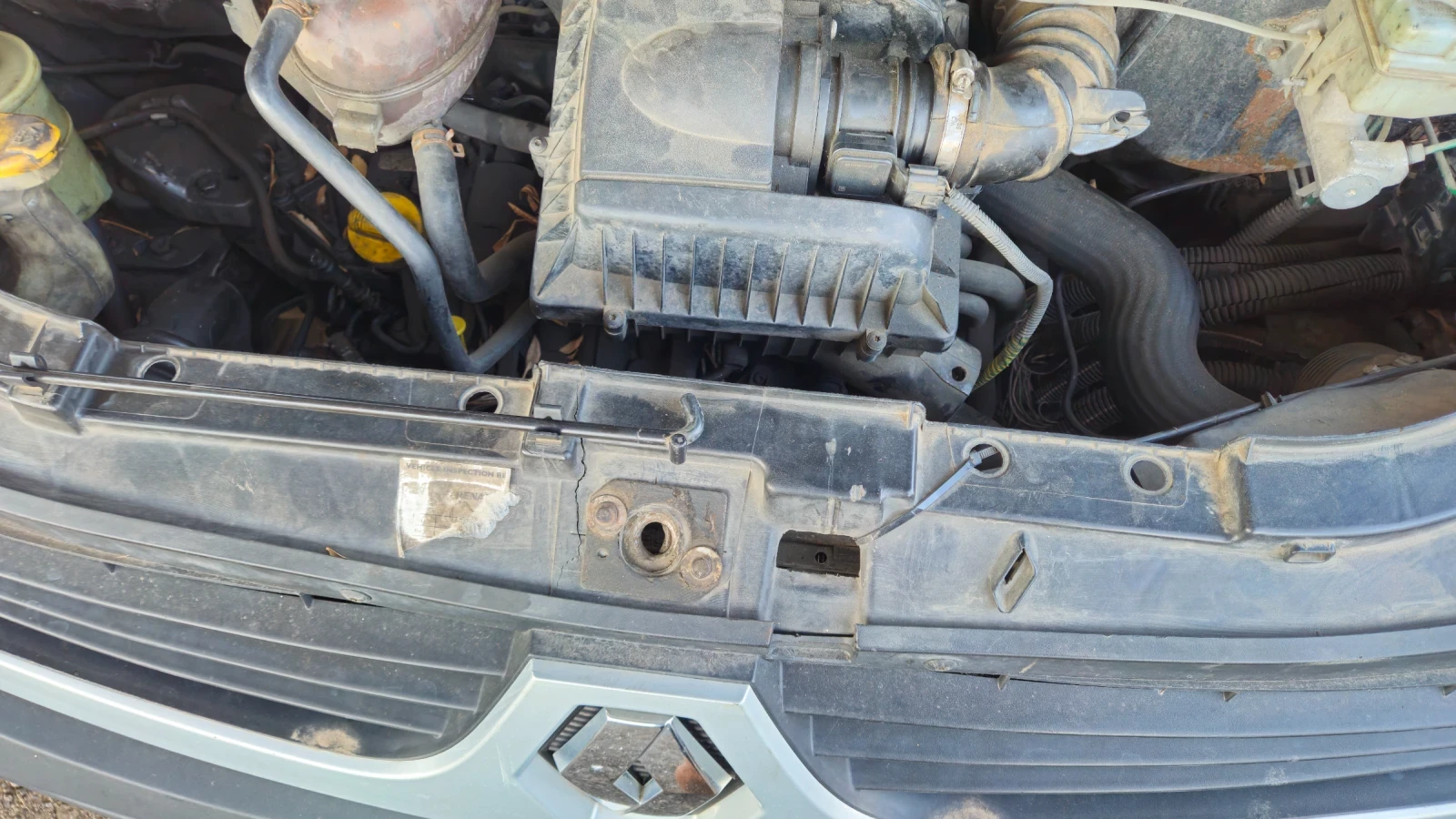 Renault Master 2.5dci/на части, снимка 7 - Бусове и автобуси - 55534006