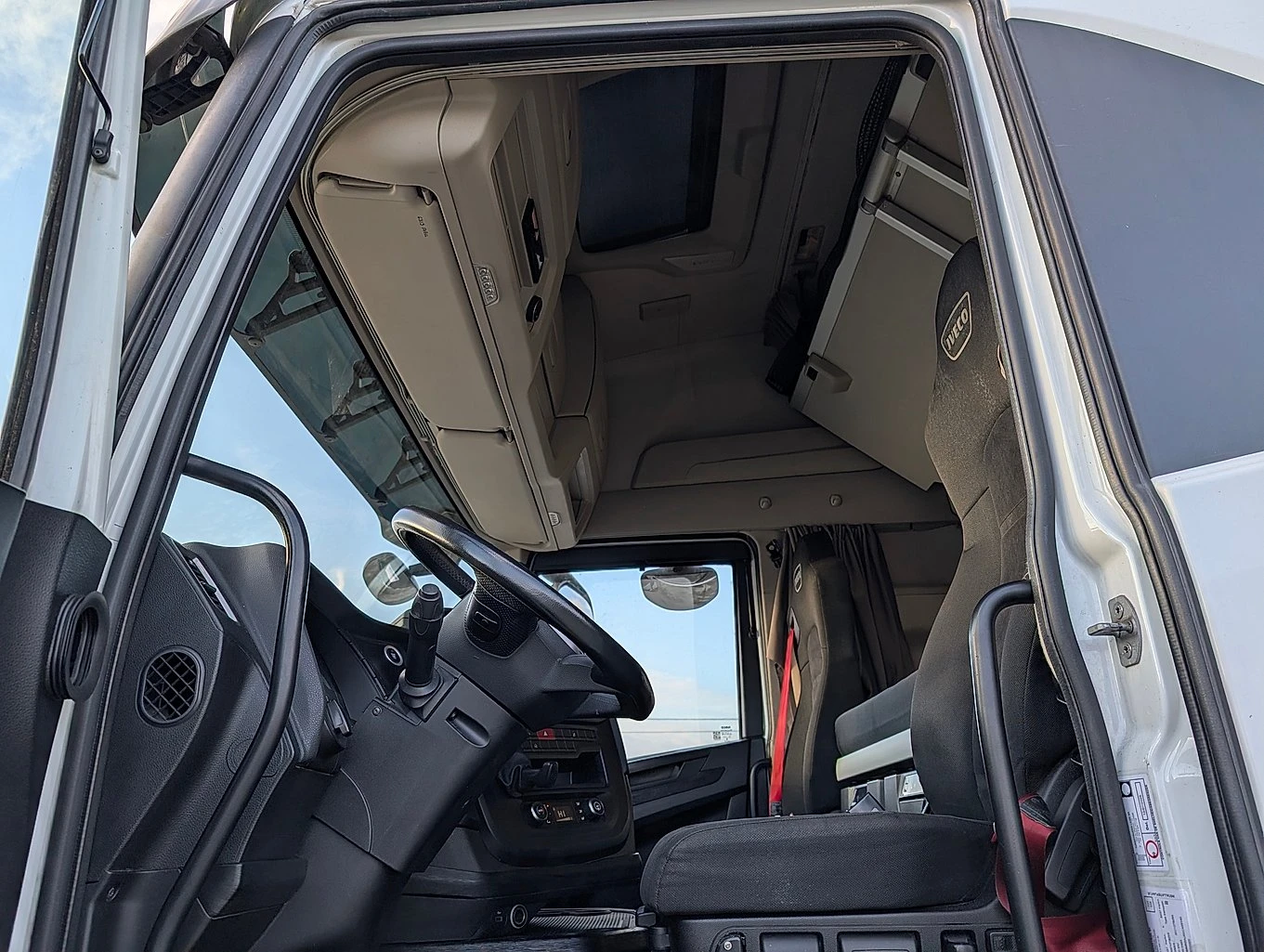 Iveco S-Way 5 броя - изображение 10