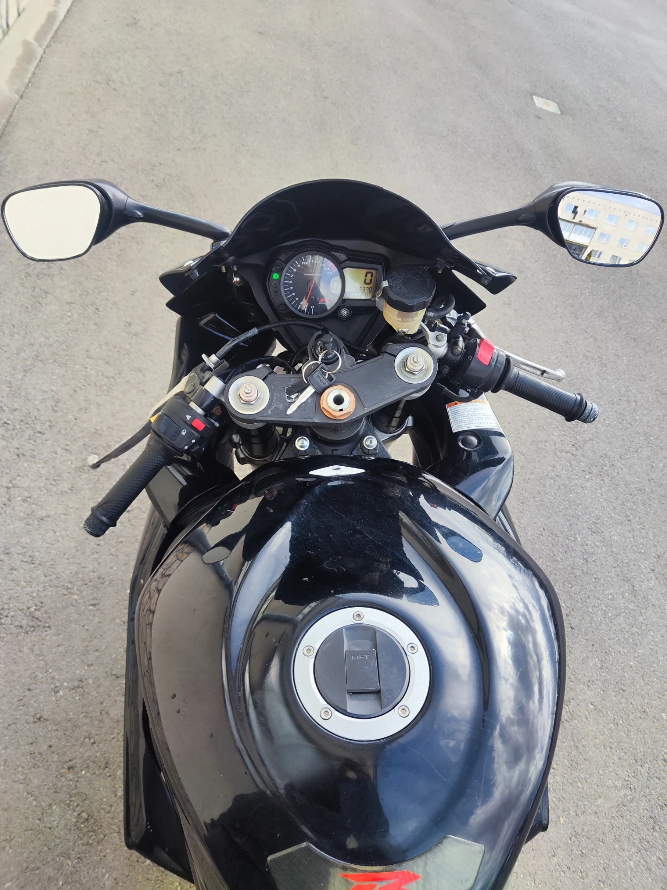 Suzuki Gsxr Gsxr 1000 k5 - изображение 2
