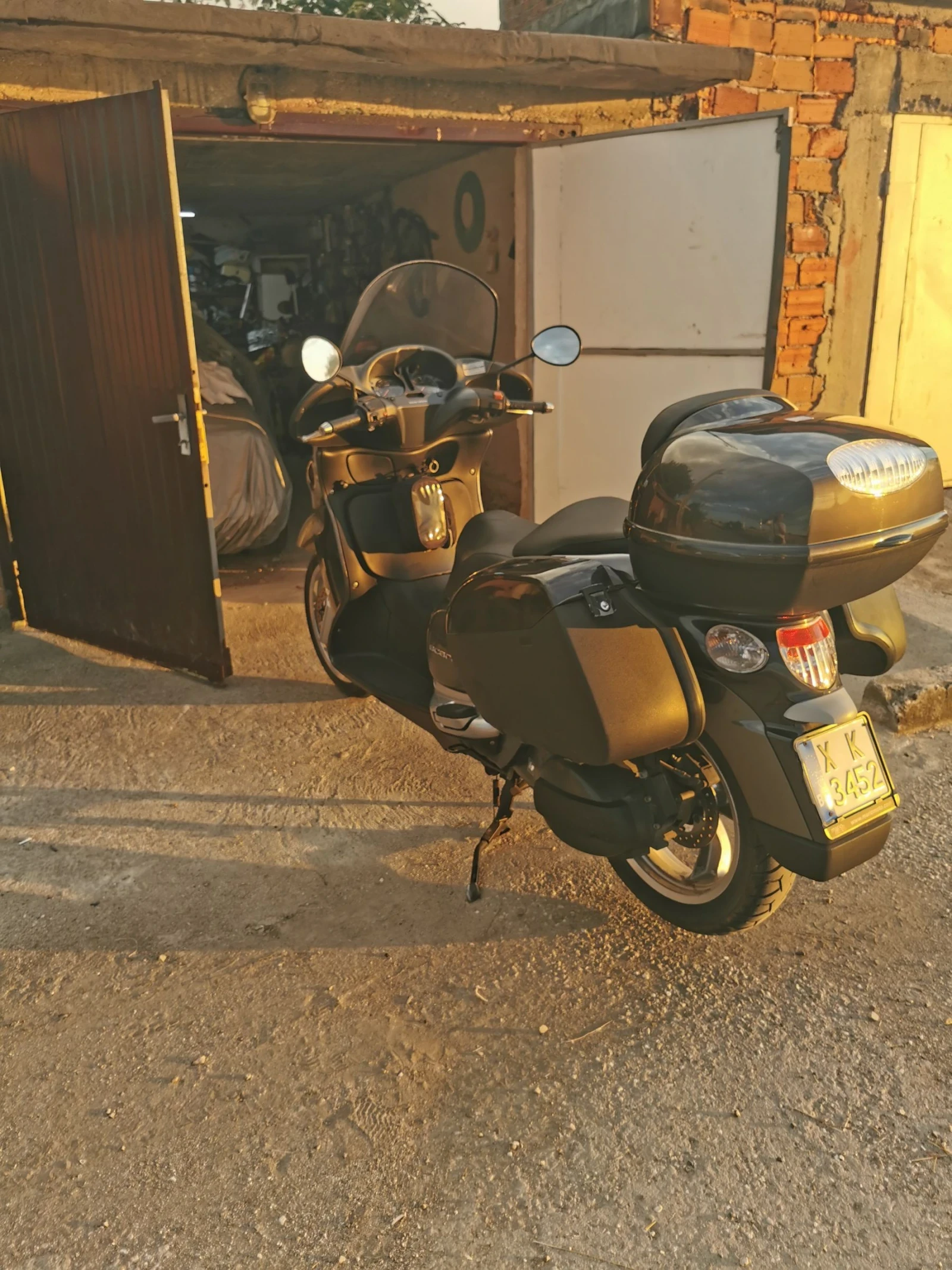 Aprilia Scarabeo Макси Скутер  - изображение 8