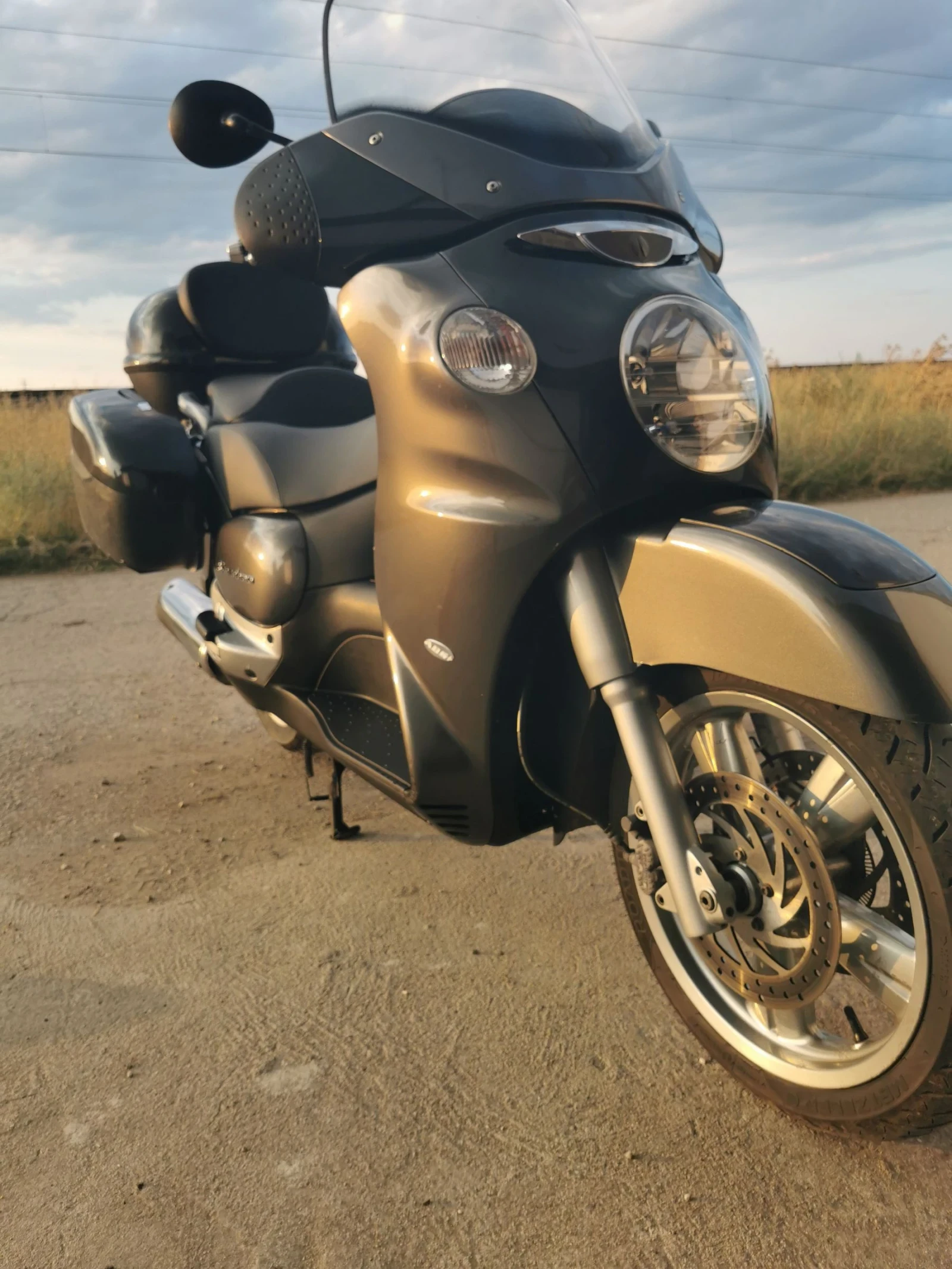 Aprilia Scarabeo Макси Скутер  - изображение 2