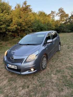 Toyota Corolla verso 2.0 Всички Екстри, снимка 2
