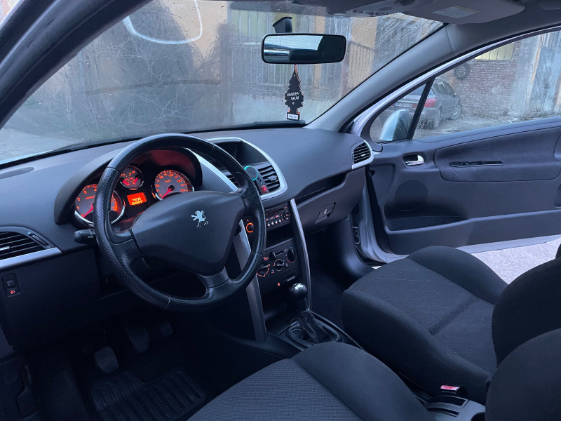 Peugeot 207 1.4 BENZIN/KLIMA/PANORAMA, снимка 8 - Автомобили и джипове - 46647757