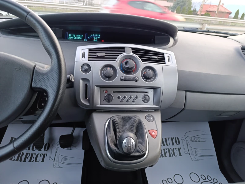 Renault Scenic 1.6-16v БЕНЗИН-Панорама, снимка 12 - Автомобили и джипове - 49598841