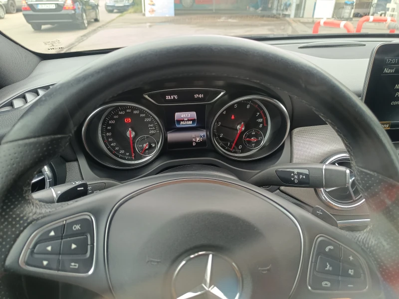 Mercedes-Benz CLA 250 shooting brake, снимка 8 - Автомобили и джипове - 52371326