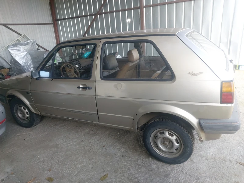 VW Golf 1.6 д, снимка 5 - Автомобили и джипове - 52420769