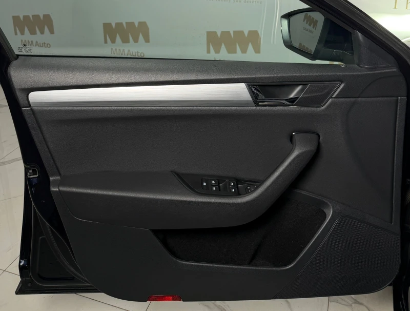 Skoda Superb 2.0 TDI* Facelift* Подгрев* DSG* Асистенти, снимка 6 - Автомобили и джипове - 52558722