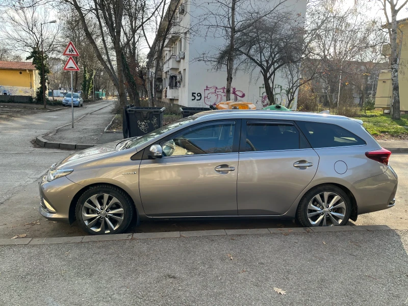 Toyota Auris, снимка 2 - Автомобили и джипове - 52890959