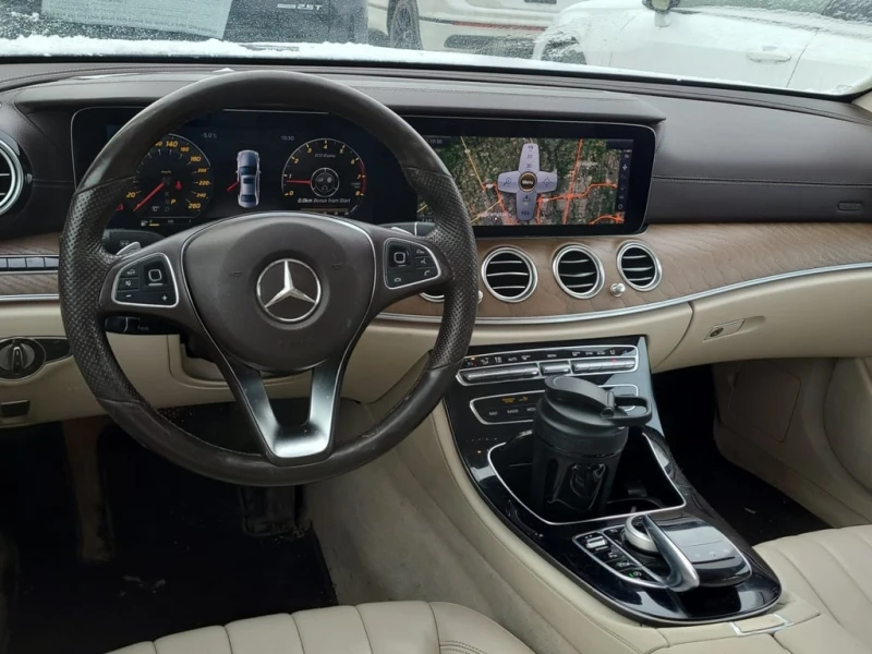 Mercedes-Benz E 400 * CARFAX * БЕЗ ПЪРВОНАЧАЛНА ВНОСКА, снимка 11 - Автомобили и джипове - 53157696