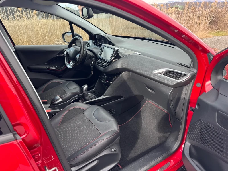 Peugeot 2008 GT LINE 1.2T * CAMERA* NAVI* SERVICE* , снимка 11 - Автомобили и джипове - 53393539