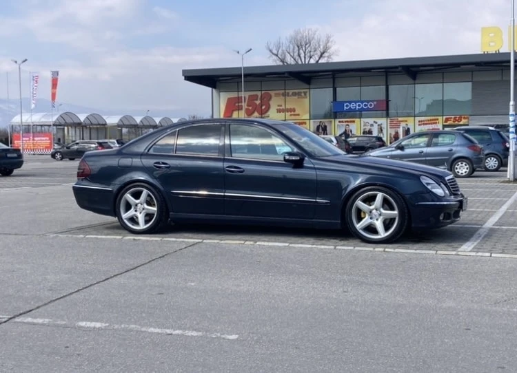 Mercedes-Benz E 270, снимка 4 - Автомобили и джипове - 47579475