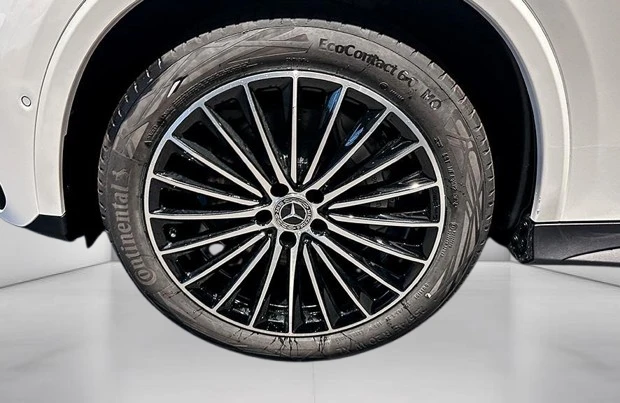 Mercedes-Benz GLC 200 4Matic = AMG Line = Advanced Plus Гаранция - изображение 3