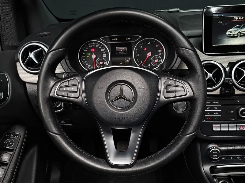 Mercedes-Benz B 200 2.0, снимка 13 - Автомобили и джипове - 54278391