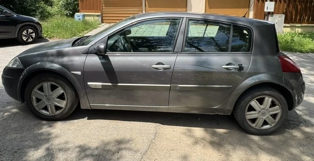 Renault Megane 1.6, снимка 12 - Автомобили и джипове - 54868000