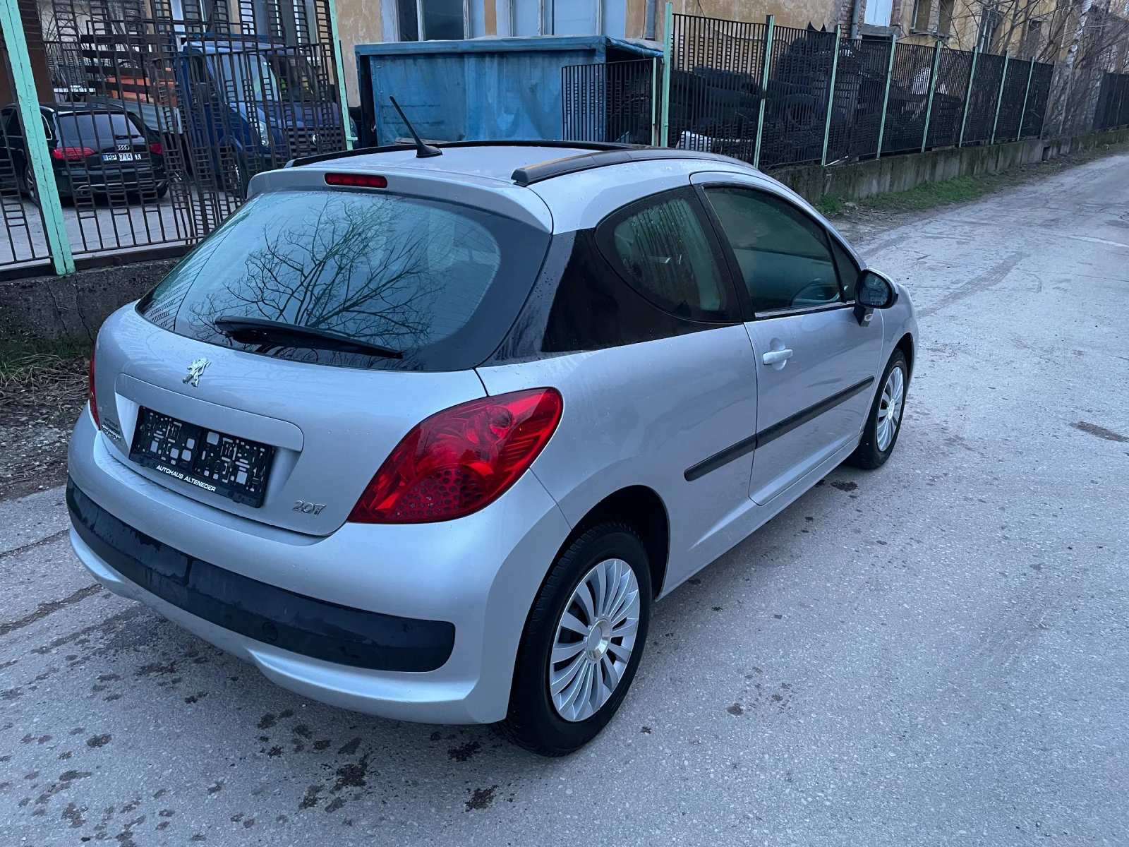 Peugeot 207 1.4 BENZIN/KLIMA/PANORAMA - изображение 5