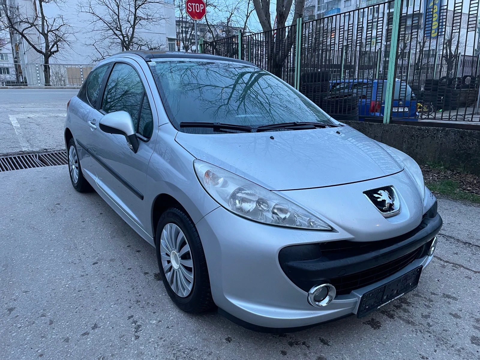 Peugeot 207 1.4 BENZIN/KLIMA/PANORAMA - изображение 4