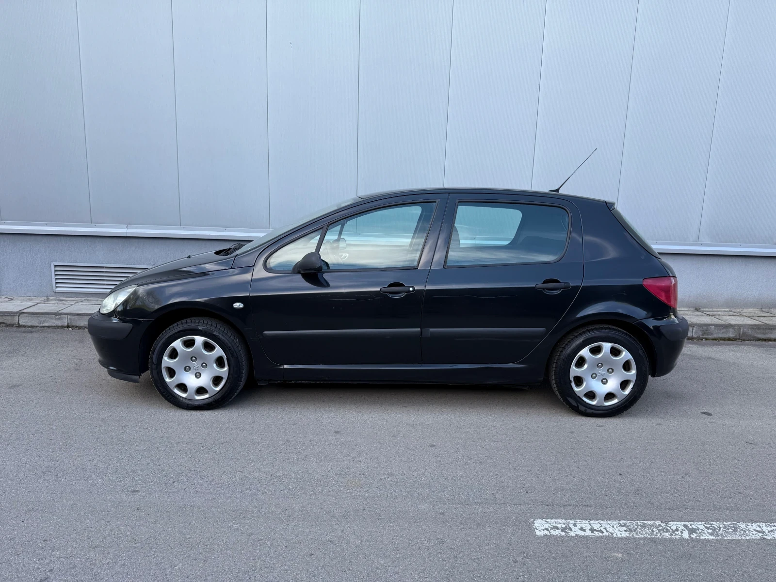 Peugeot 307 1.6 Бензин-Газ перфектен автомобил - изображение 3