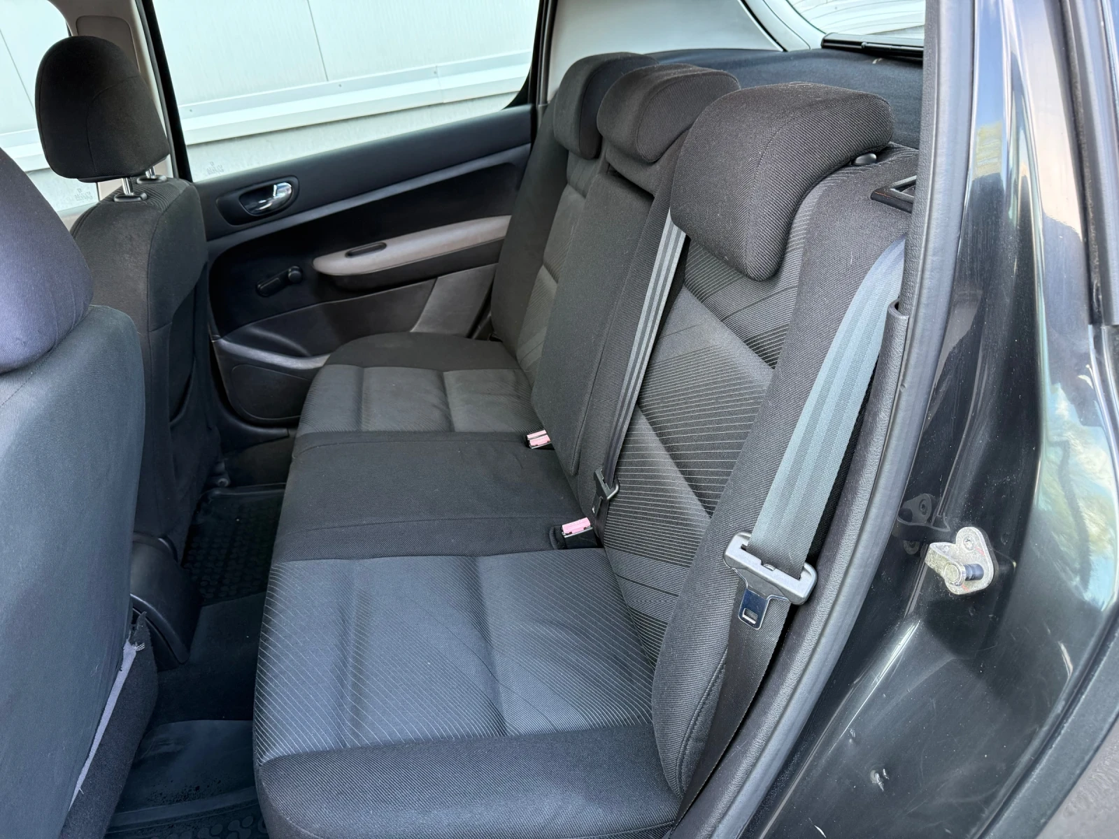 Peugeot 307 1.6 Бензин-Газ перфектен автомобил - изображение 10