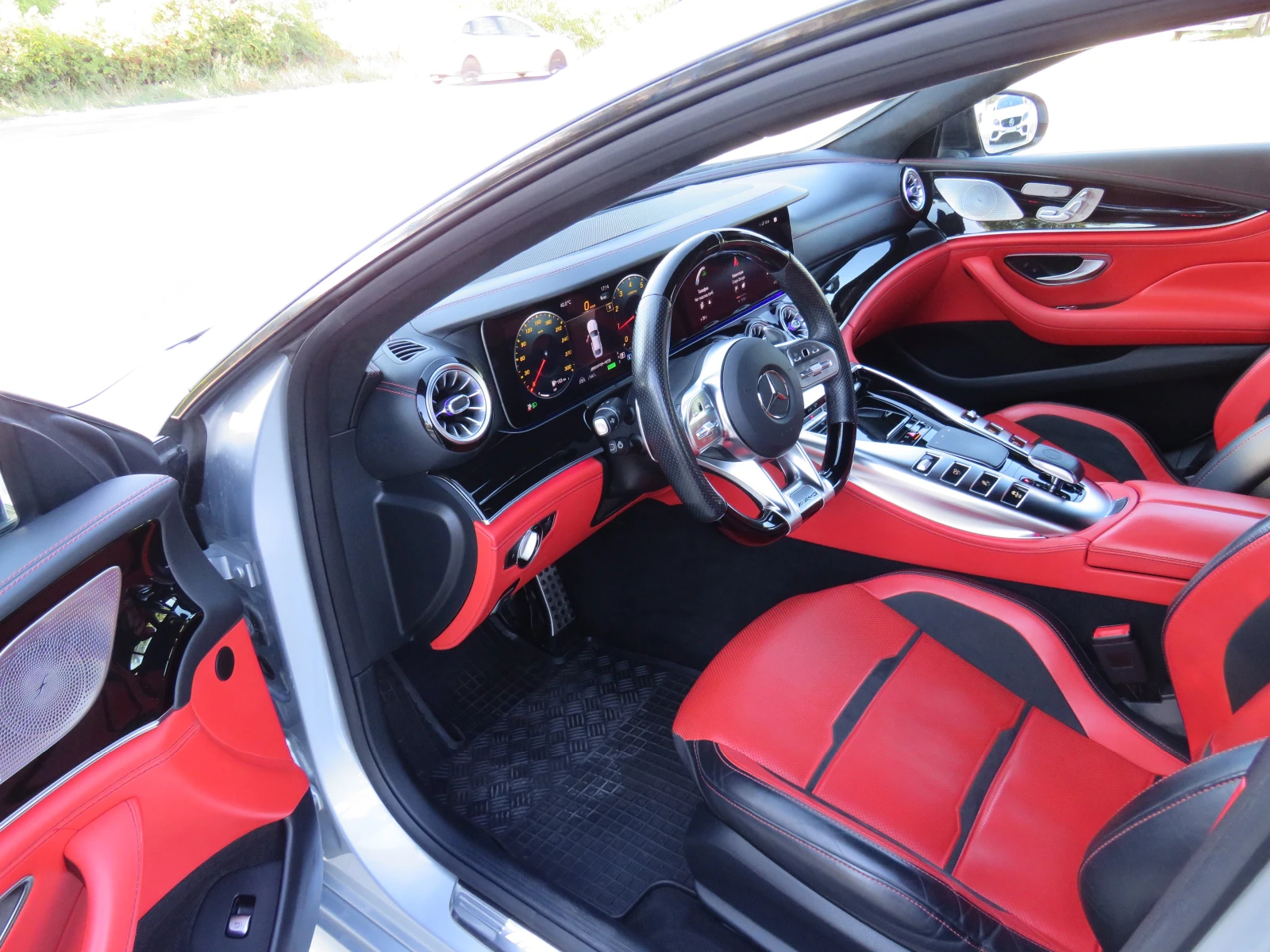 Mercedes-Benz AMG GT 6.3PACK 4MATIC+ PANORAMA KEYLESS FULL MAX  - изображение 9