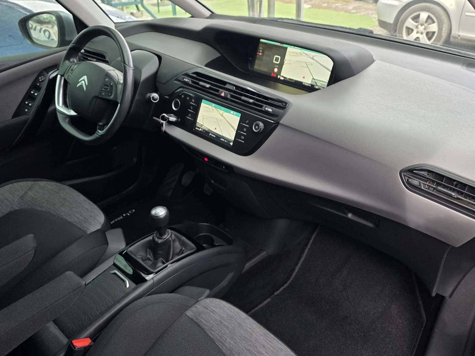 Citroen C4 Picasso 1.2i 131ps - изображение 9