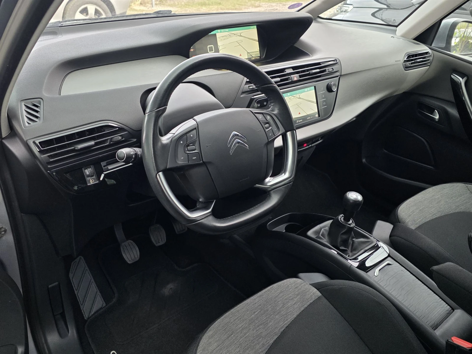 Citroen C4 Picasso 1.2i 131ps - изображение 7