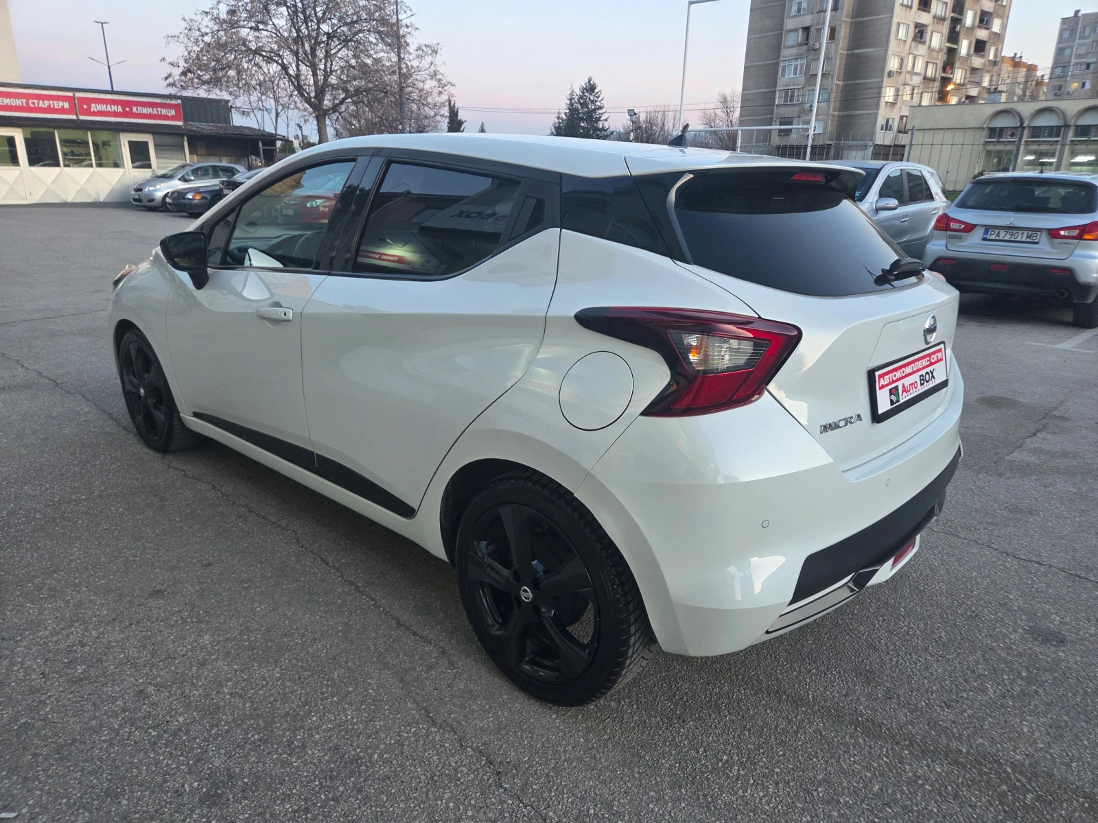 Nissan Micra 1.5dCi N-Connecta (90hp) 6MT/Distronic/Navi/Камерa, снимка 3 - Автомобили и джипове - 53801019