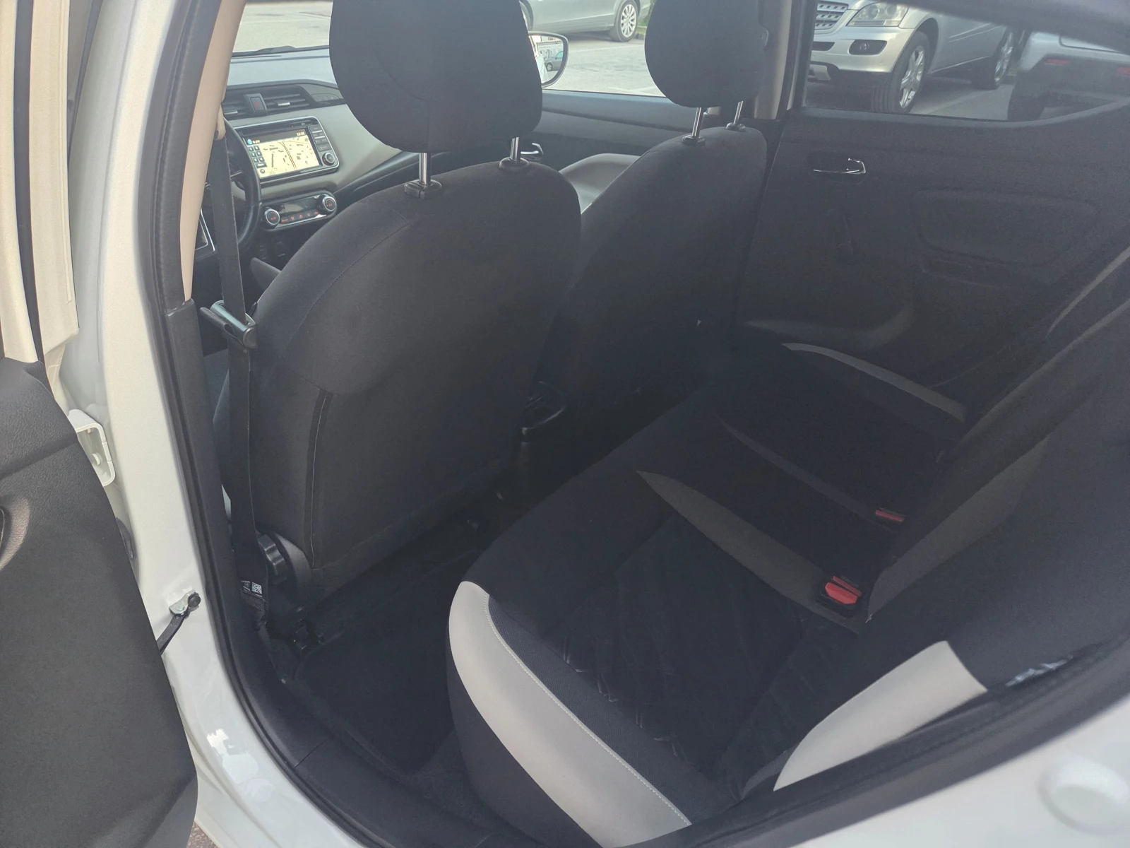 Nissan Micra 1.5dCi N-Connecta (90hp) 6MT/Distronic/Navi/Камерa, снимка 16 - Автомобили и джипове - 53801019