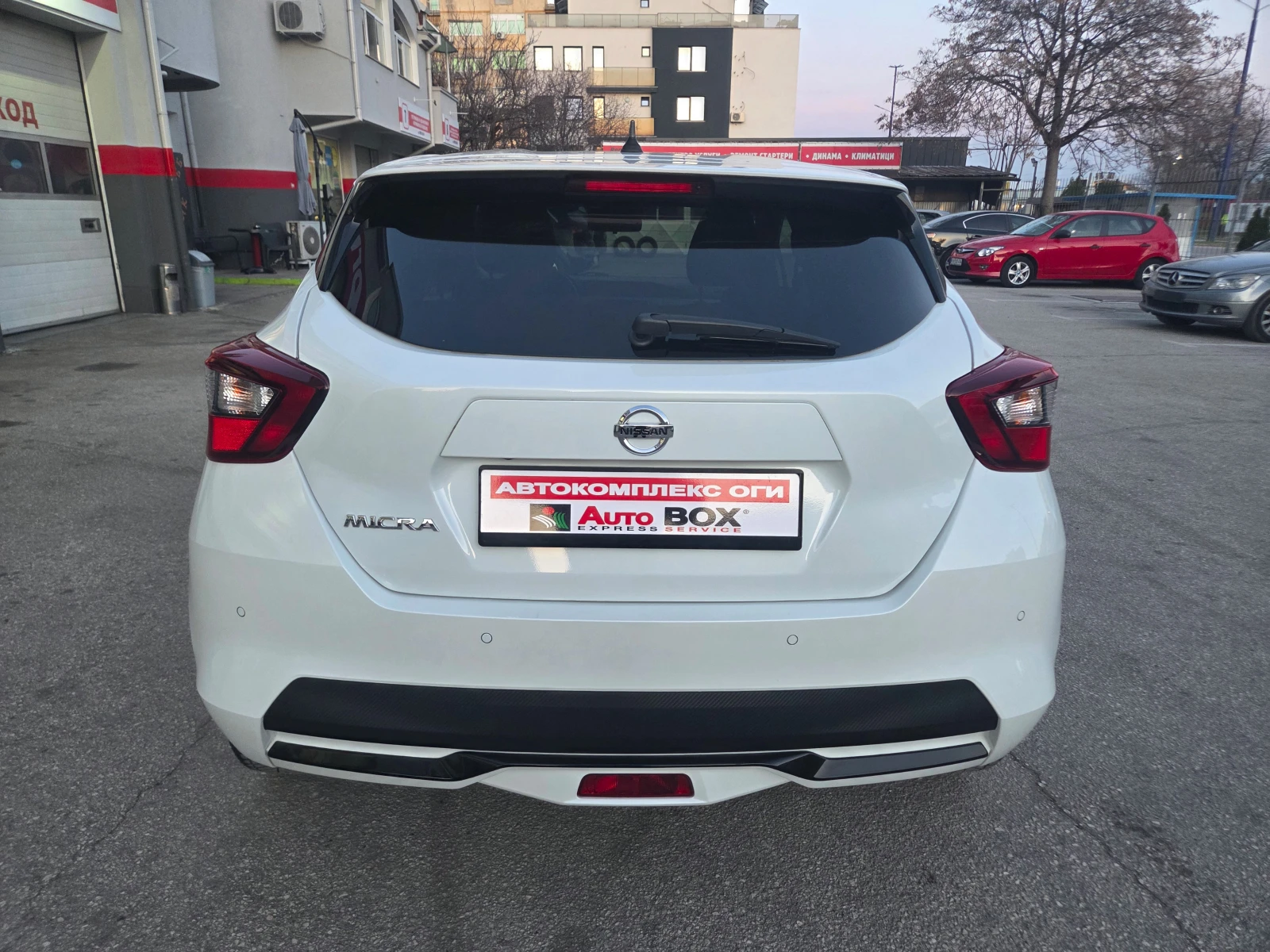 Nissan Micra 1.5dCi N-Connecta (90hp) 6MT/Distronic/Navi/Камерa, снимка 4 - Автомобили и джипове - 53801019