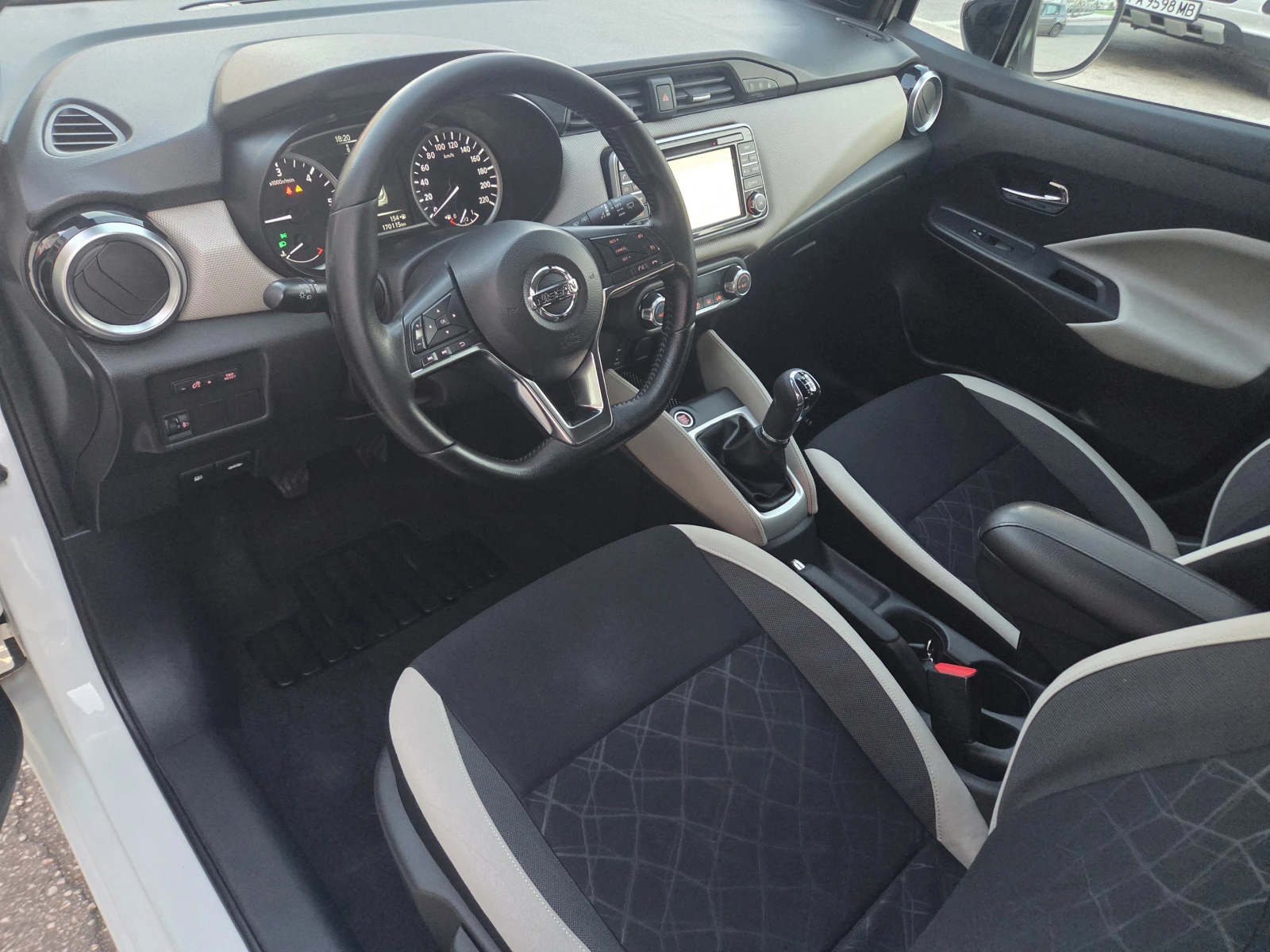 Nissan Micra 1.5dCi N-Connecta (90hp) 6MT/Distronic/Navi/Камерa, снимка 9 - Автомобили и джипове - 53801019