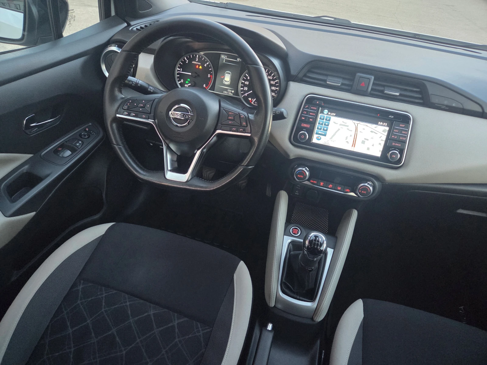 Nissan Micra 1.5dCi N-Connecta (90hp) 6MT/Distronic/Navi/Камерa, снимка 13 - Автомобили и джипове - 53801019