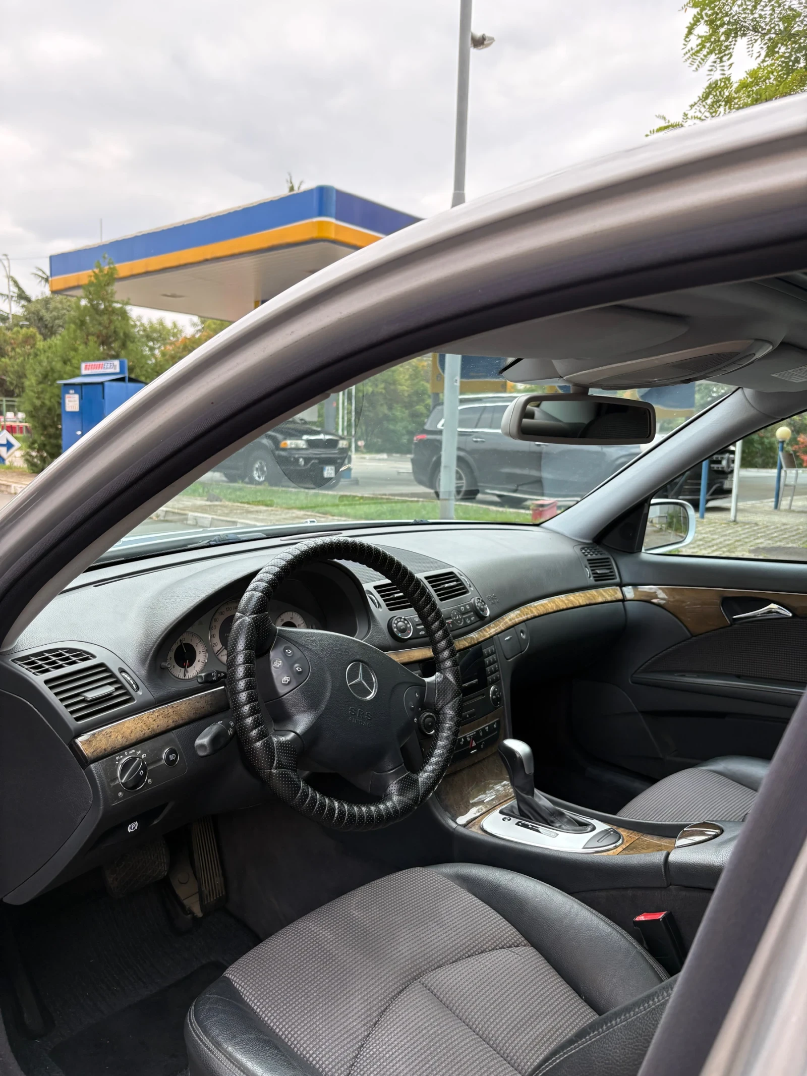 Mercedes-Benz E 280, снимка 8 - Автомобили и джипове - 53944858