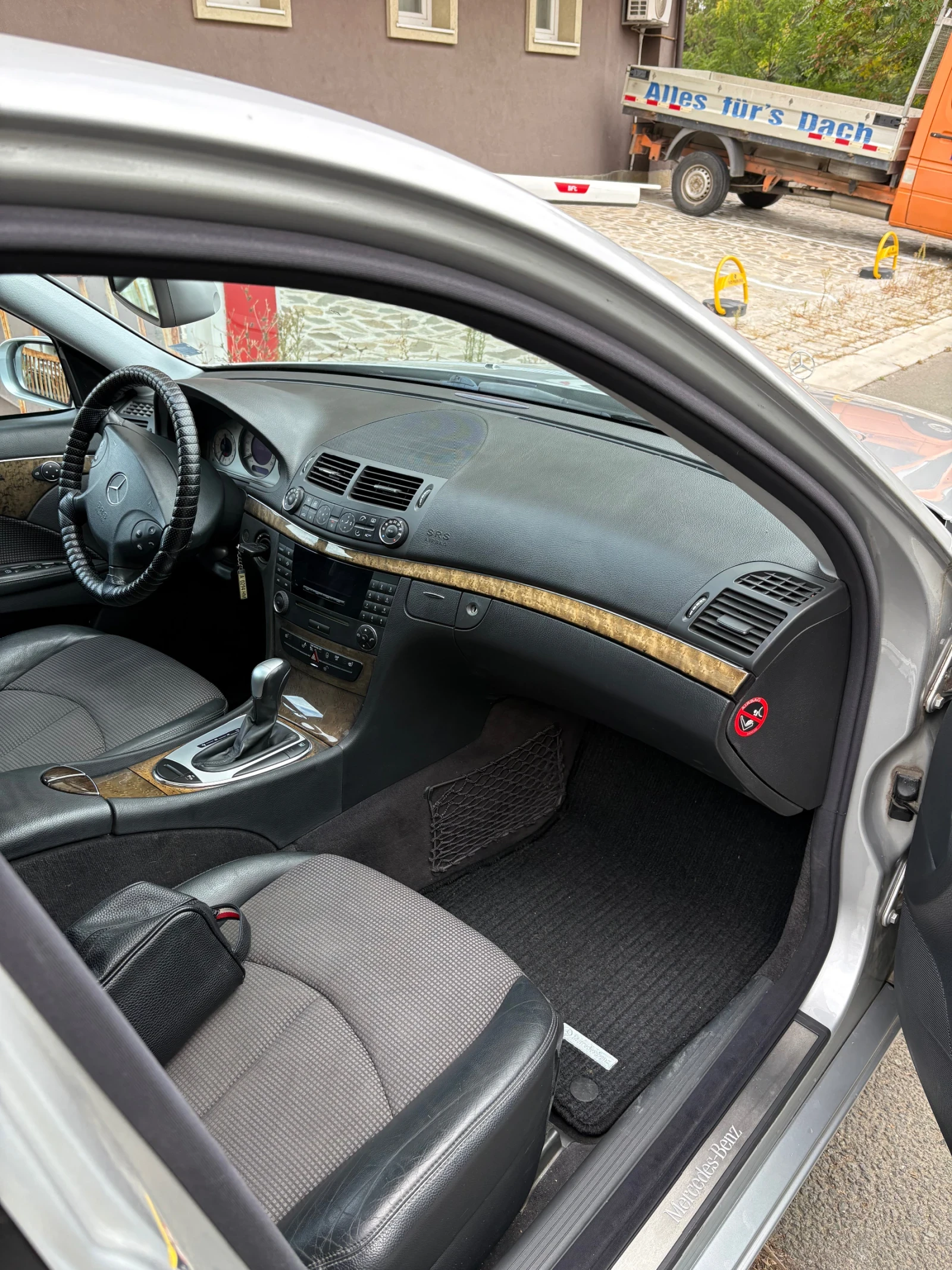 Mercedes-Benz E 280, снимка 10 - Автомобили и джипове - 53944858