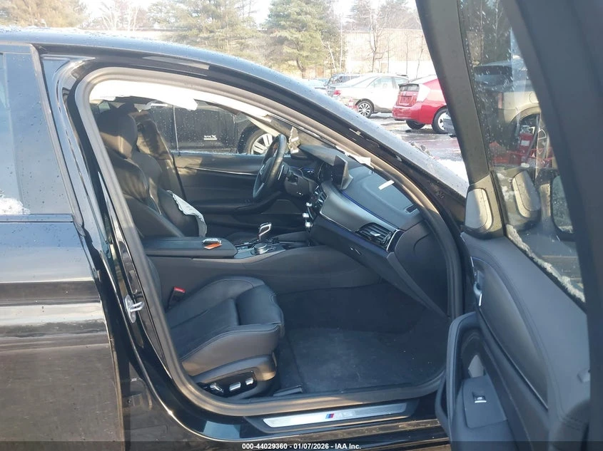 BMW M5 4.4L V-8 DI, DOHC, VVT, TURBO, 600HP All Wheel | Mobile.bg � ����������� 5