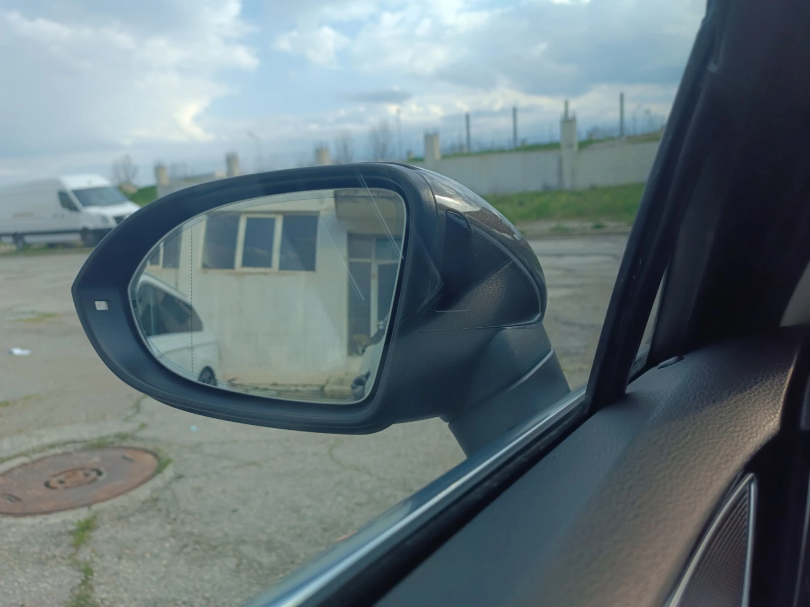 VW Passat * KEY LESS* DIGITAL* FULL ASSIST* , снимка 13 - Автомобили и джипове - 55165722