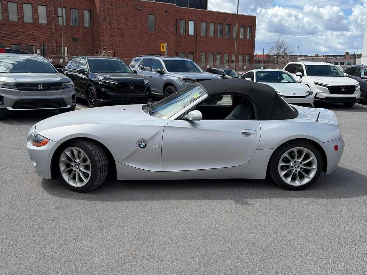 BMW Z4 * 2.5i * 2 КЛЮЧА* ПОДГРЕВ* KEYLESS* , снимка 2 - Автомобили и джипове - 54497629