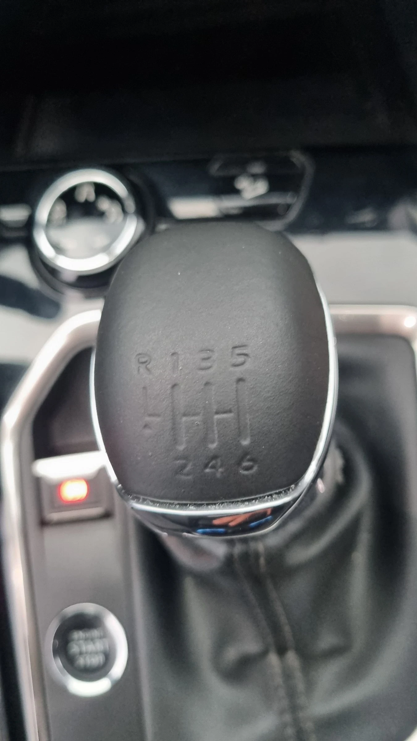 Peugeot 3008 3008 SUV 1.5 130 Euro 6d, снимка 12 - Автомобили и джипове - 54511554