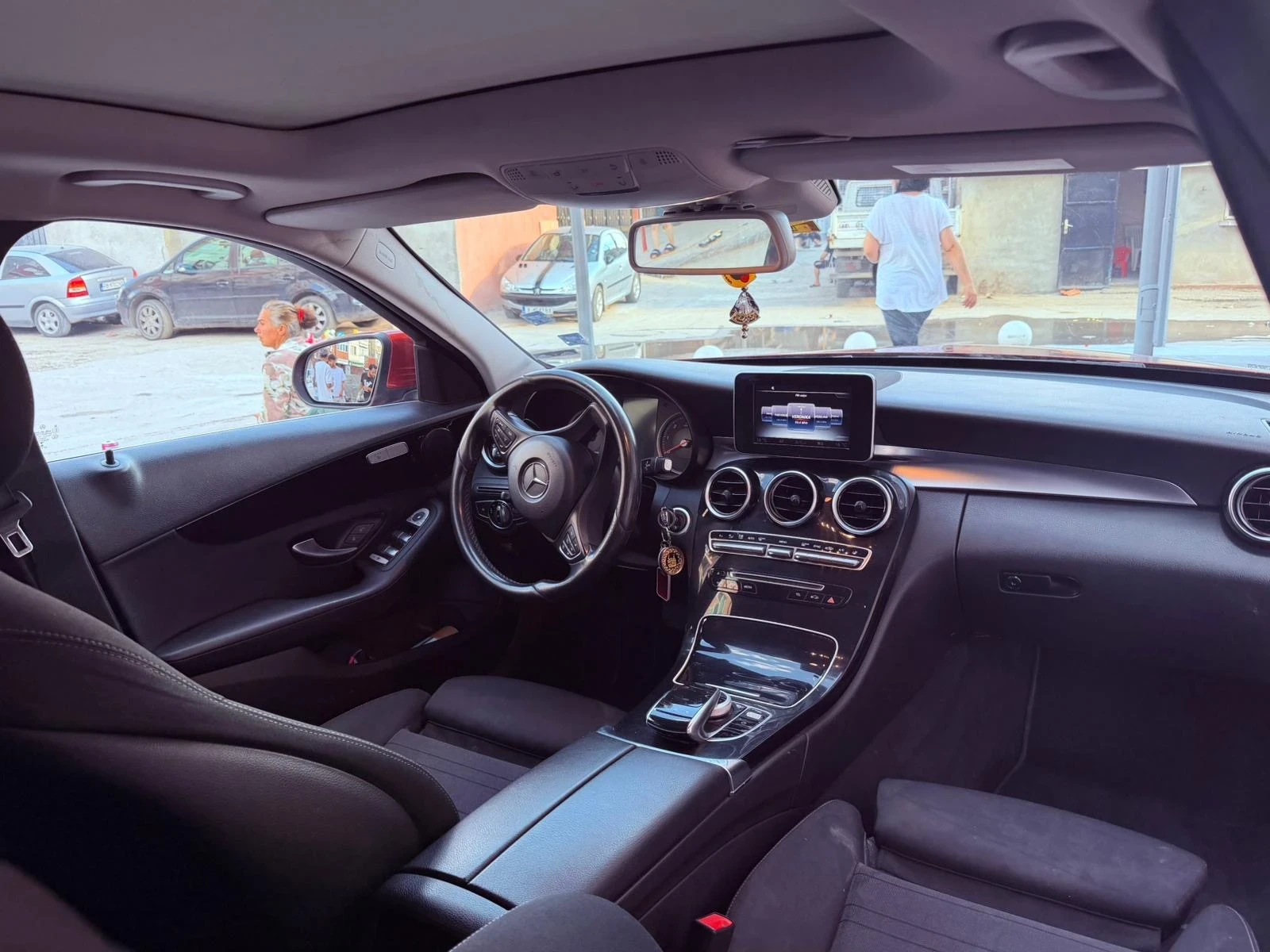 Mercedes-Benz C 220, снимка 4 - Автомобили и джипове - 54729610