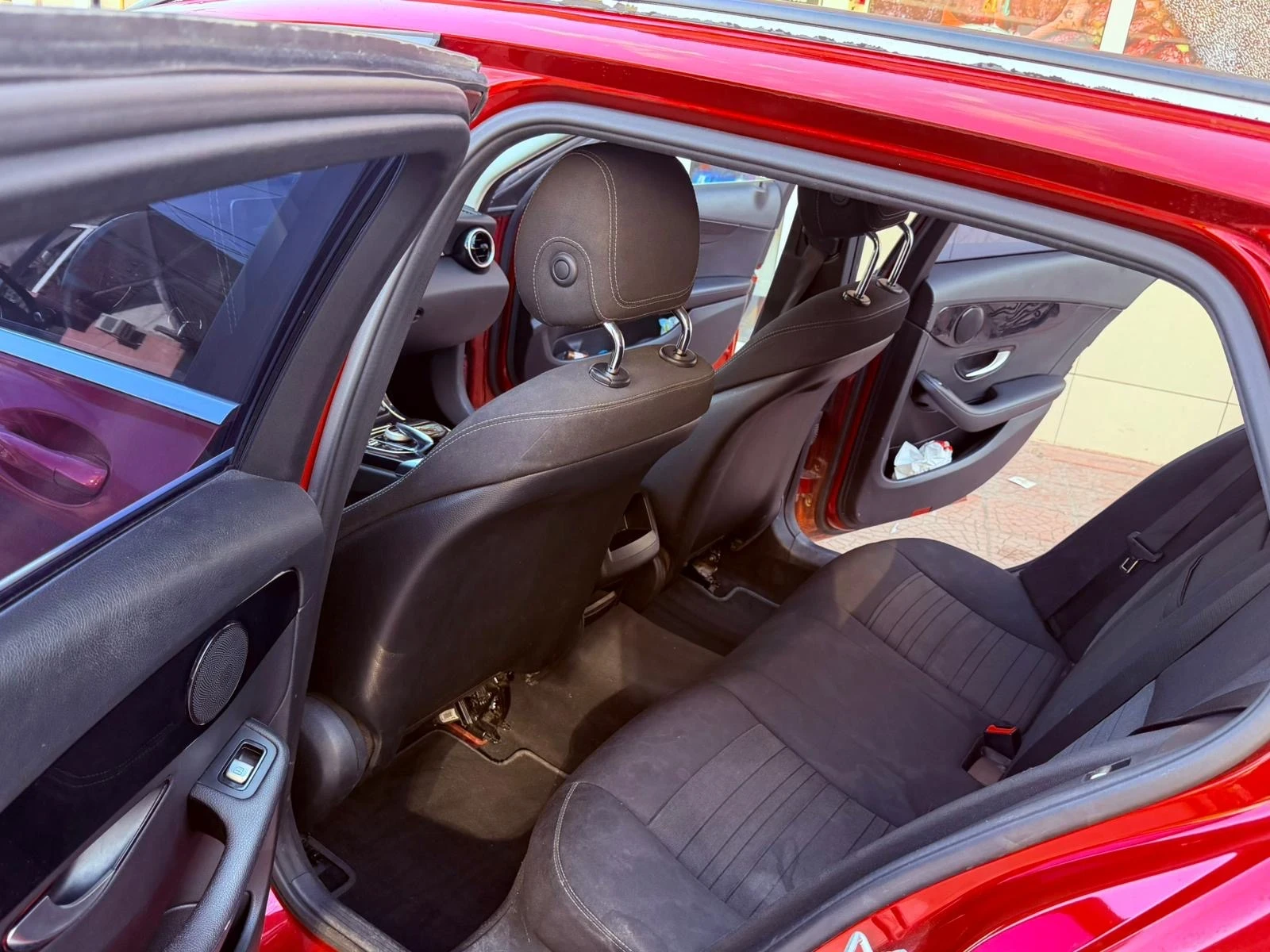 Mercedes-Benz C 220, снимка 5 - Автомобили и джипове - 54729610