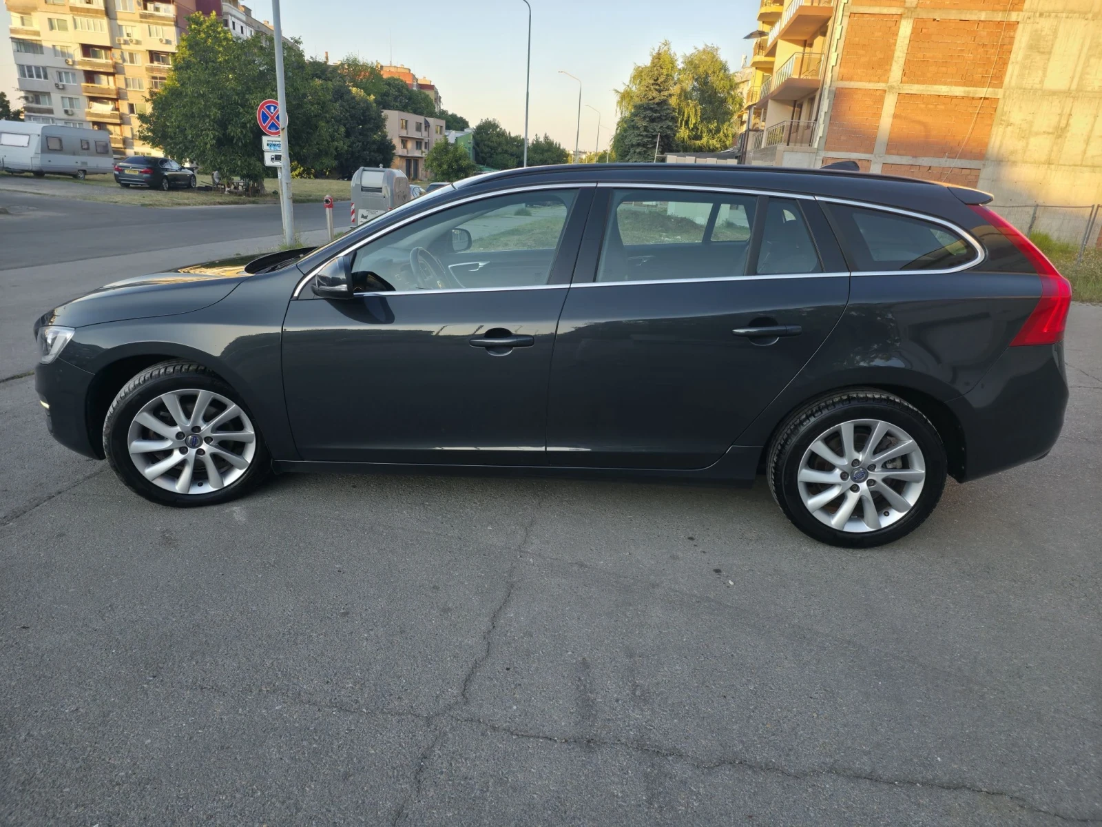 Volvo V60 2.0D/150кс/КАТО НОВА/ПЪЛНА СЕРВИЗНА ИСТОРИЯ, снимка 7 - Автомобили и джипове - 55694787