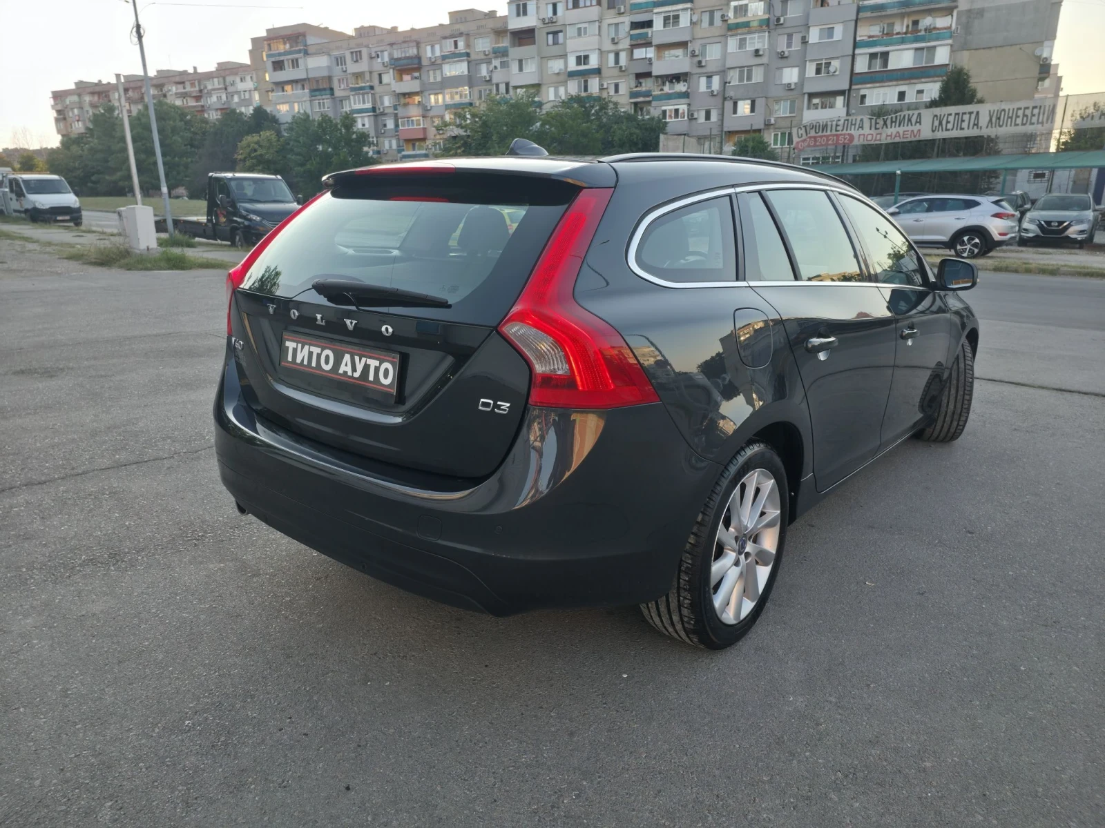 Volvo V60 2.0D/150кс/КАТО НОВА/ПЪЛНА СЕРВИЗНА ИСТОРИЯ, снимка 4 - Автомобили и джипове - 55694787