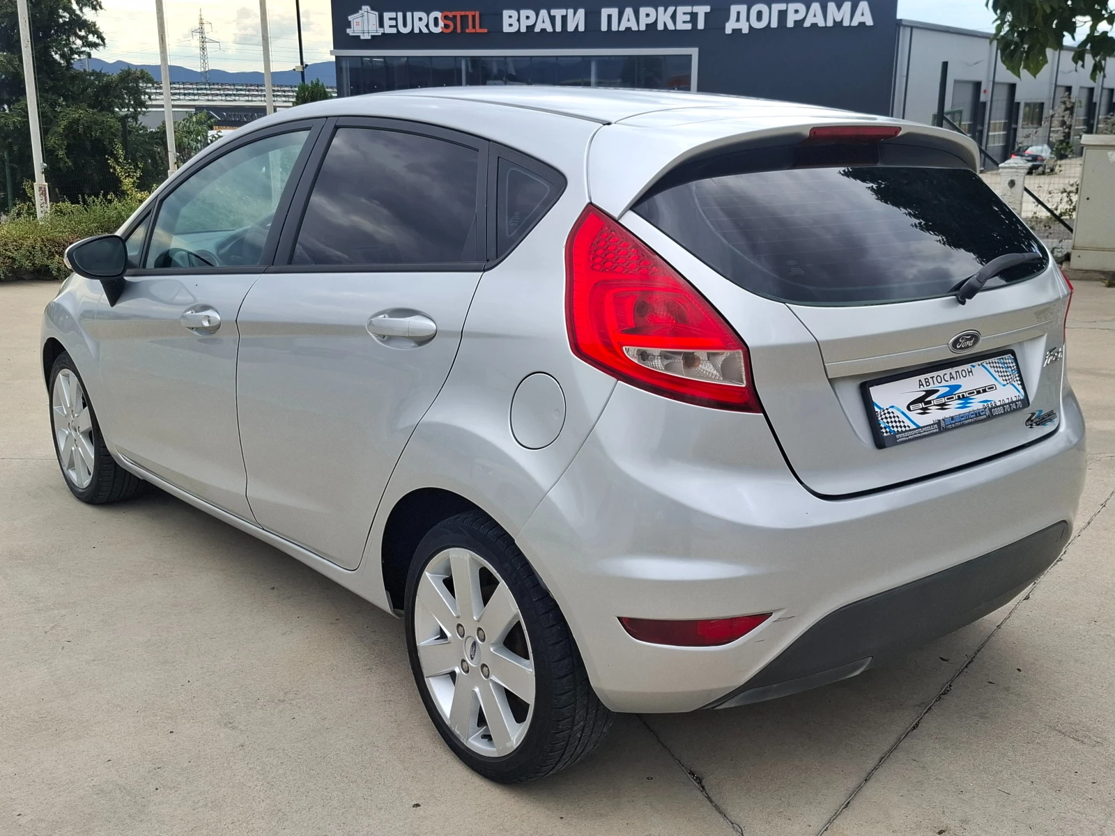 Ford Fiesta 1.4i/Клима/ГазИнж, снимка 2 - Автомобили и джипове - 56270106