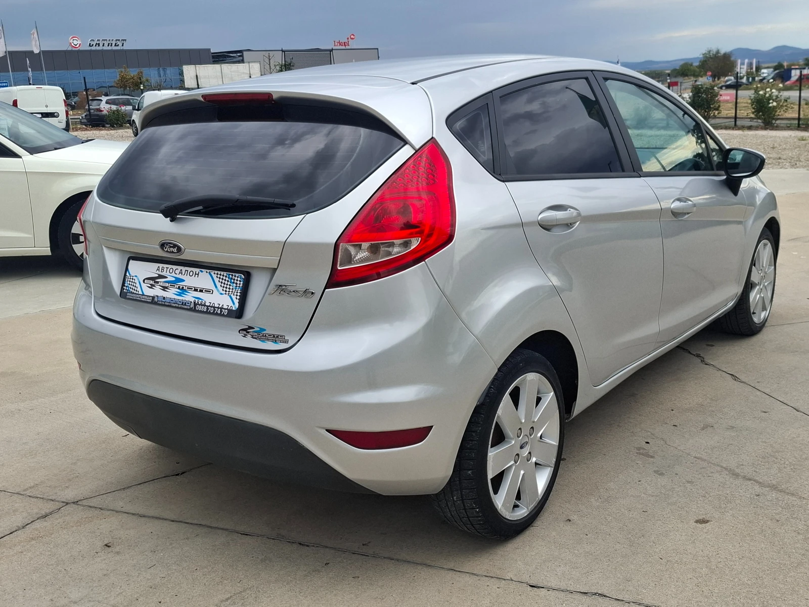 Ford Fiesta 1.4i/Клима/ГазИнж, снимка 4 - Автомобили и джипове - 56270106
