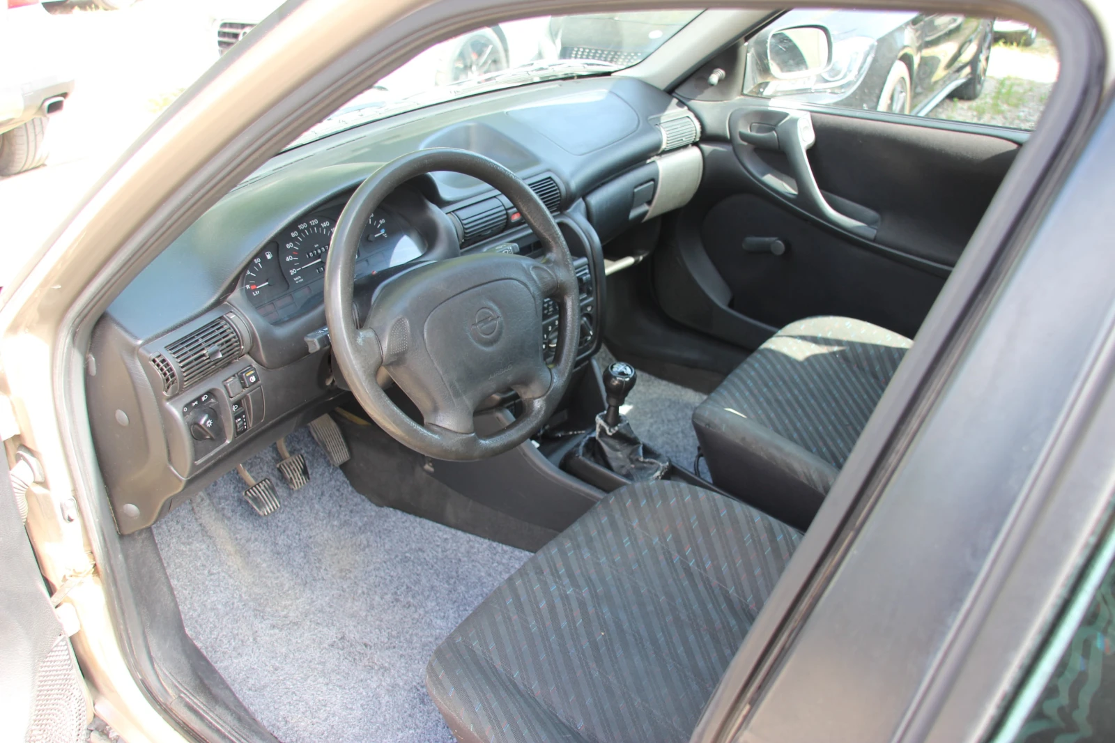 Opel Astra 1.4 � �����������, �������, �� � �������  | Mobile.bg � ����������� 9