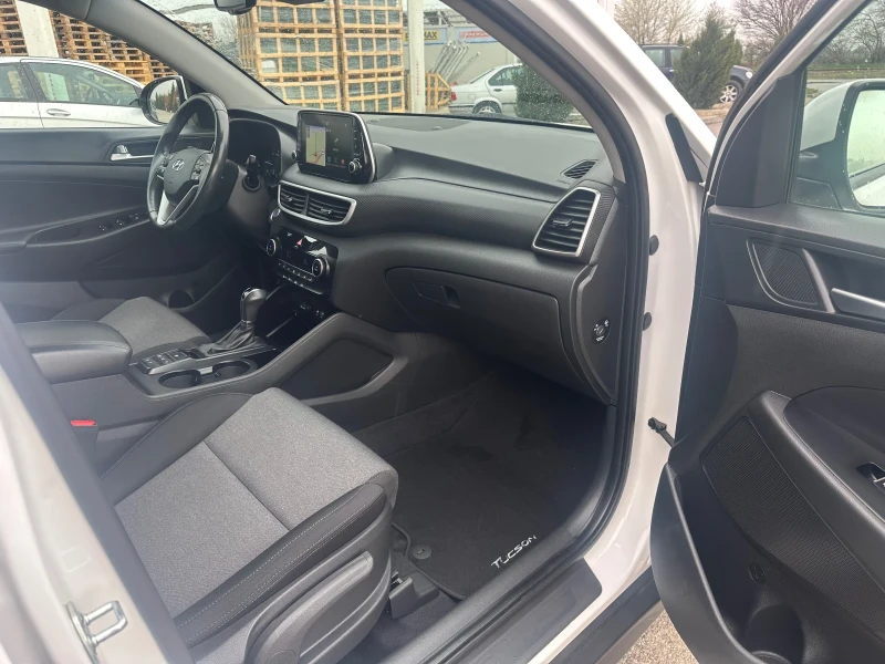 Hyundai Tucson 1.6 CRDI, снимка 13 - Автомобили и джипове - 49616949