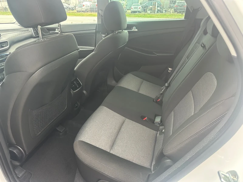 Hyundai Tucson 1.6 CRDI, снимка 8 - Автомобили и джипове - 49616949