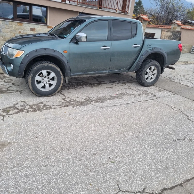 Mitsubishi L200, снимка 2 - Автомобили и джипове - 52572105